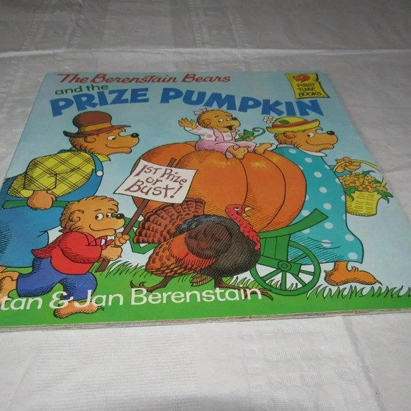 The Berenstain Bears and the PRIZE PUMPKIN Color Illustrated Paperback Kids Book - Picture 1 of 3